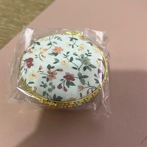 NEW Floral pocket compact mirror, ROUND, white